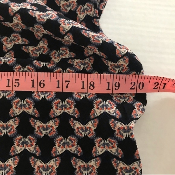 Forever 21 Contemporary Sleeveless Crewneck Black with Butterflies Pattern Top - Picture 7 of 9